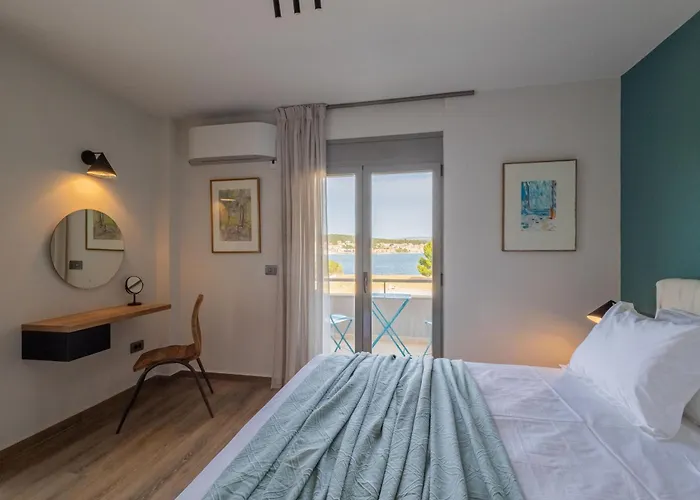 Boutique Saline - Blue